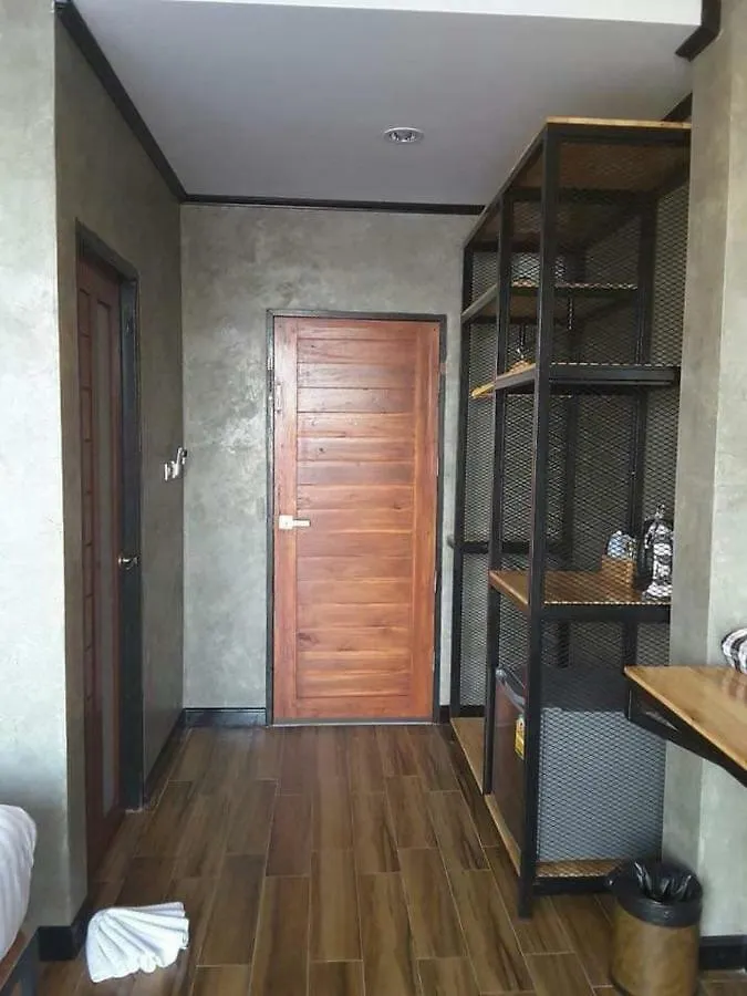 Lanta Chaolay Hostel Koh Lanta